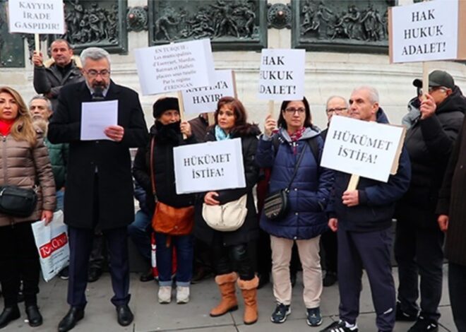 Paris’te CHP’nin kayyum protestosu: Esenyurt Belediye Başkanı Ahmet Özer’in tutuklanmasına tepki!